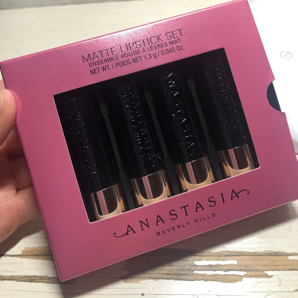 SOLD ****Anastasia Matte lipsticks set 😍 SOLD
